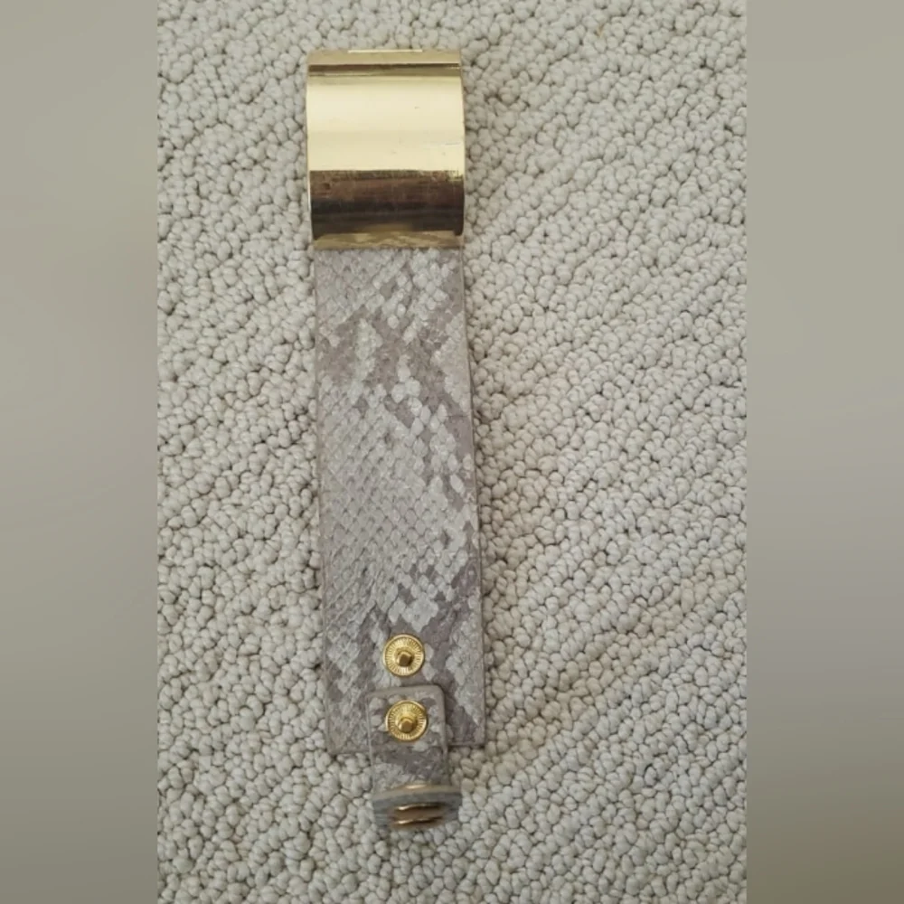 N/A gold tone